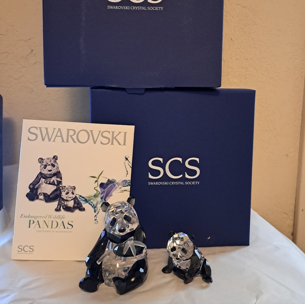 Swarovski SCS 2008 Panda mother and cub excellent with boxes and COA
